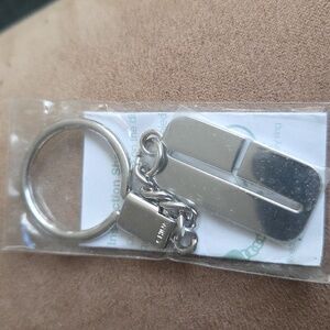 Brand New CLINIQUE Signature Silver Tone Color Keychain C Logo Key Chain Ring